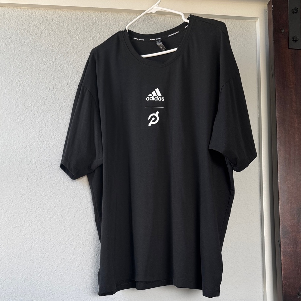 Adidas Peloton shirt.
Brand new. Never worn
XL
